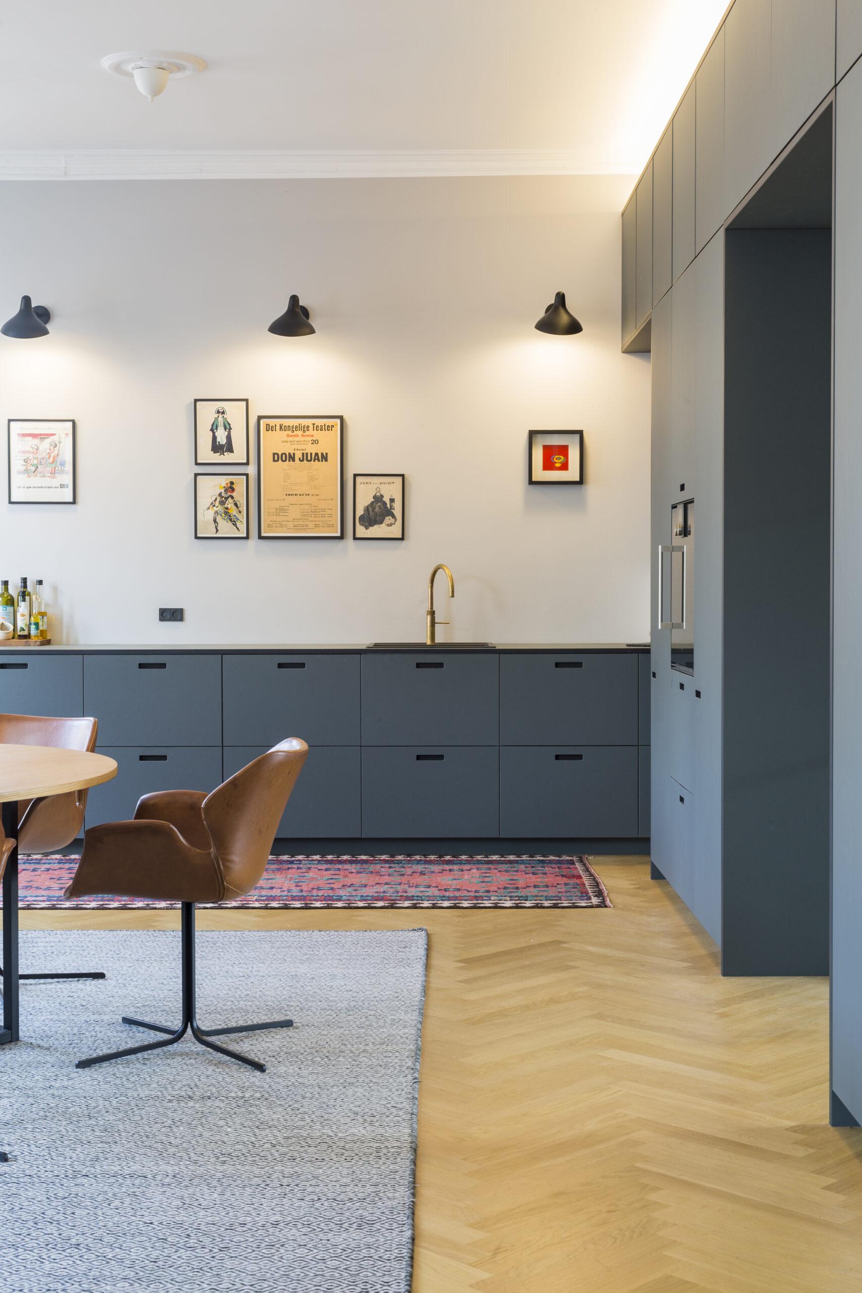 Et farverigt køkken i et moderne hjem - dansk indretningsdesign fra 2019!